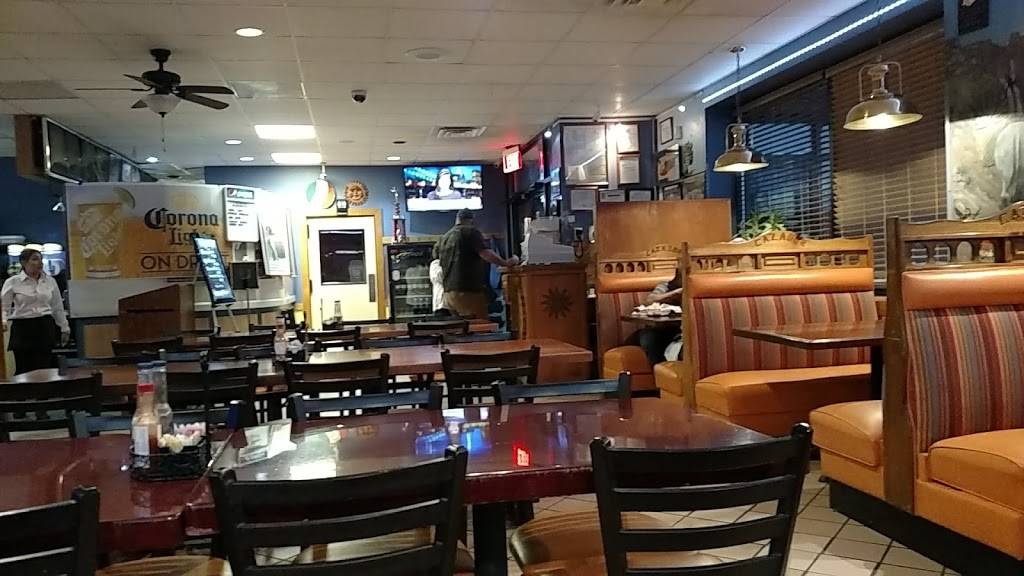 El Cazador | restaurant | 911 Main St, Altavista, VA 24517, USA | 4343697921 OR +1 434-369-7921