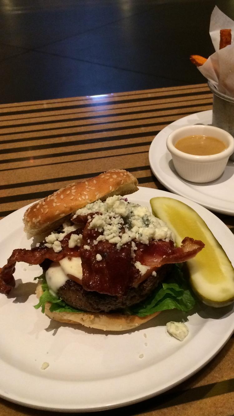 Shamrock Burgers | restaurant | 200 Carnwith Dr, Whitby, ON L1M 0A1, Canada | 9056553700 OR +1 905-655-3700