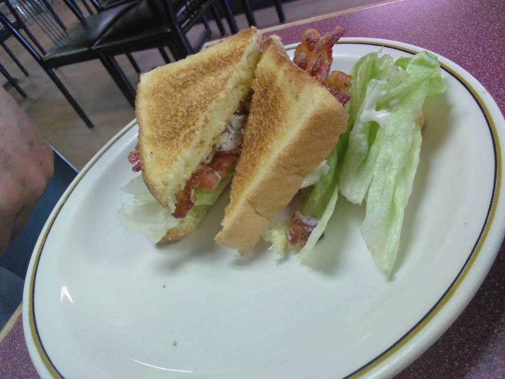 Megans Family Restaurant | restaurant | 266 W Main St, Ravenna, OH 44266, USA | 3302359143 OR +1 330-235-9143