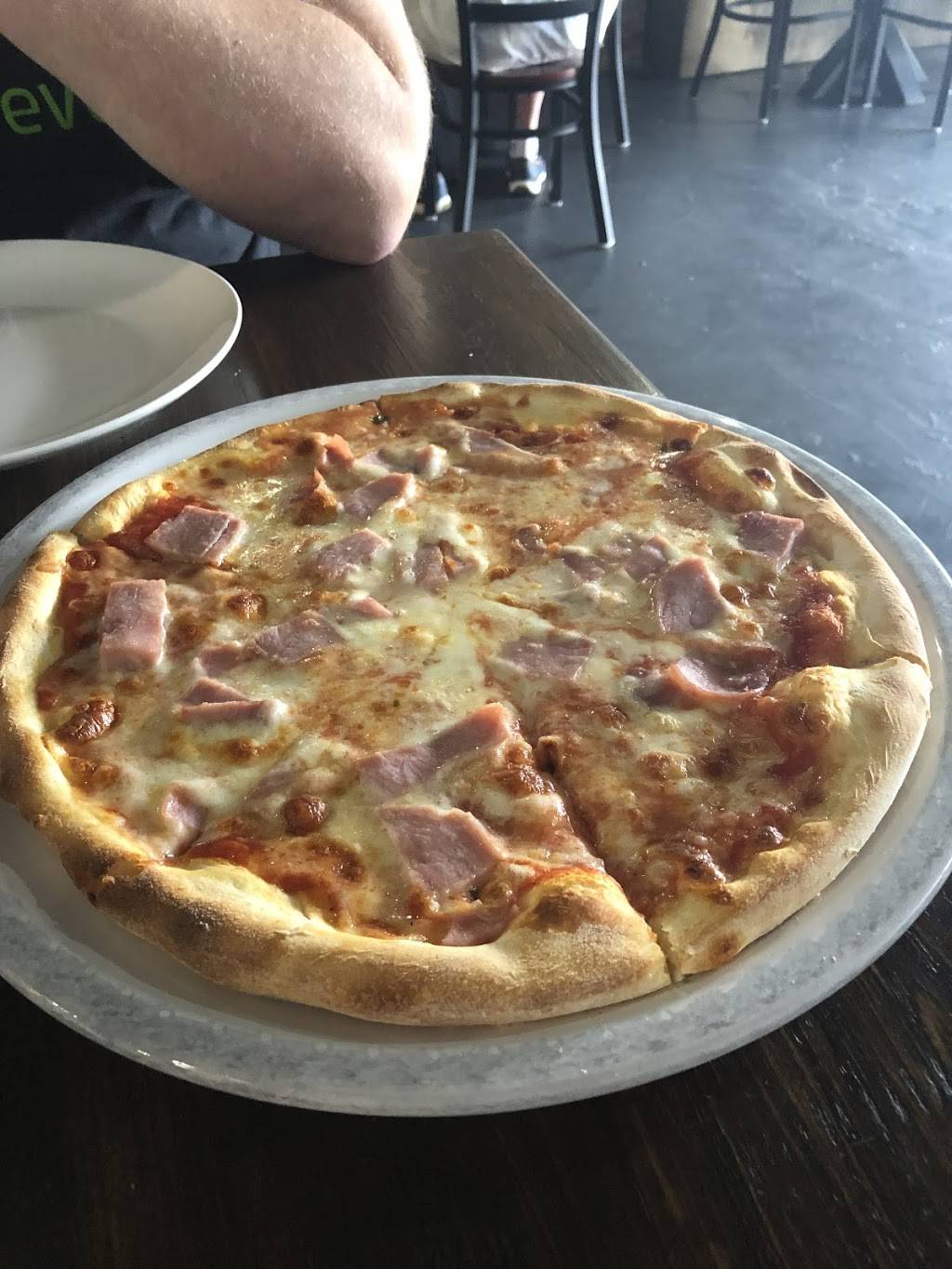 Positano Trattoria Pizzeria | restaurant | 204 N Woodland Blvd, DeLand, FL 32720, USA | 3868734510 OR +1 386-873-4510