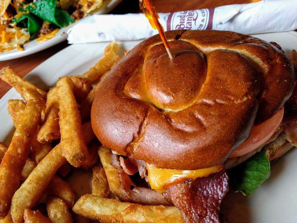 Bud & Stanleys Pub & Grub | restaurant | 1701 4 Mile Rd NE, Grand Rapids, MI 49525, USA | 6163619782 OR +1 616-361-9782