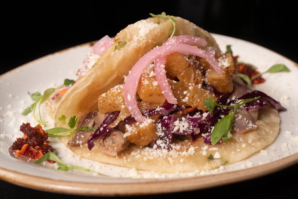 Oaken Bar + Bistro | restaurant | 200 N Field Dr, Lake Forest, IL 60045, USA | 8475826410 OR +1 847-582-6410