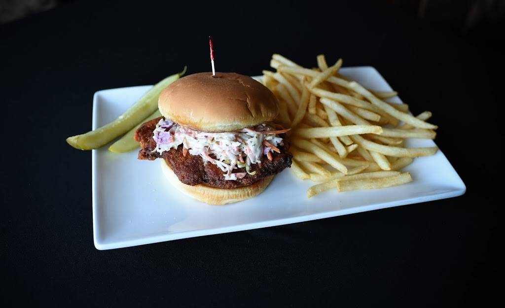 Ziggys Street Food & Live Music | restaurant | 302 2nd St, Hudson, WI 54016, USA | 7153869975 OR +1 715-386-9975