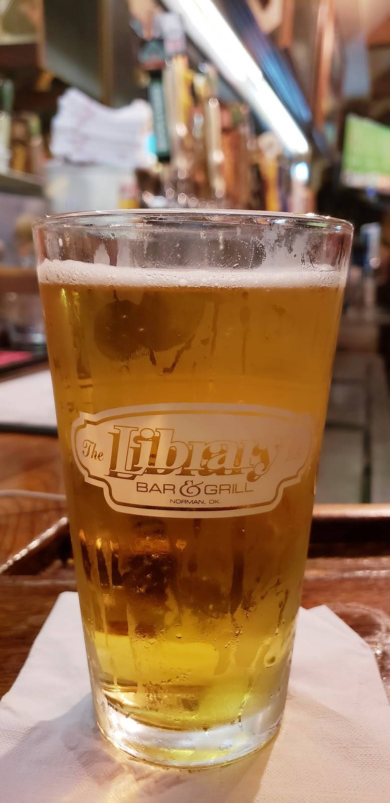 Library Bar & Grill | restaurant | 607 W Boyd St, Norman, OK 73069, USA | 4053667465 OR +1 405-366-7465