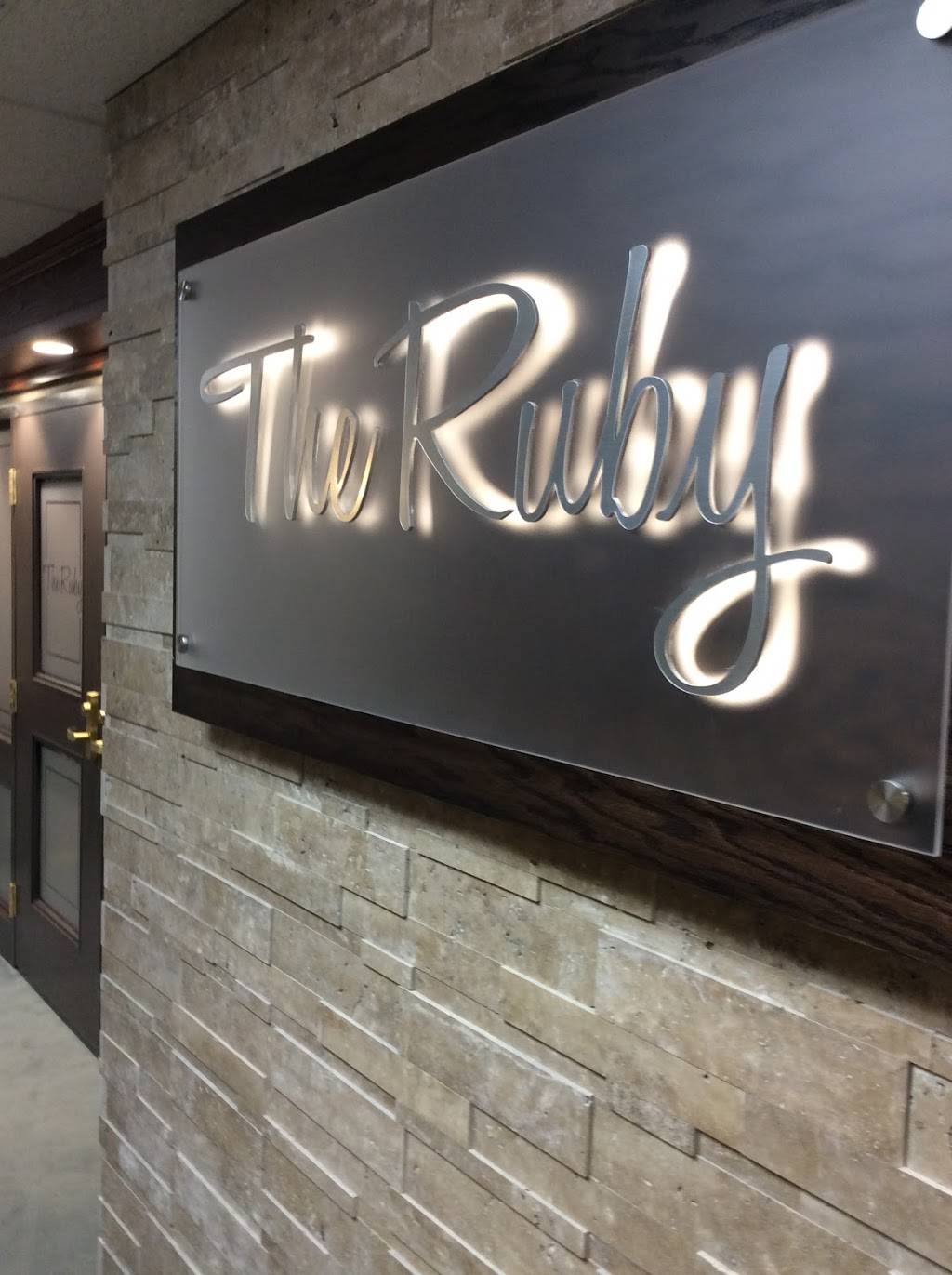 The Ruby - Wentworth Heights | restaurant | 1620 Upper Wentworth St, Hamilton, ON L9B 2W3, Canada | 90557547358086 OR +1 905-575-4735 ext. 8086