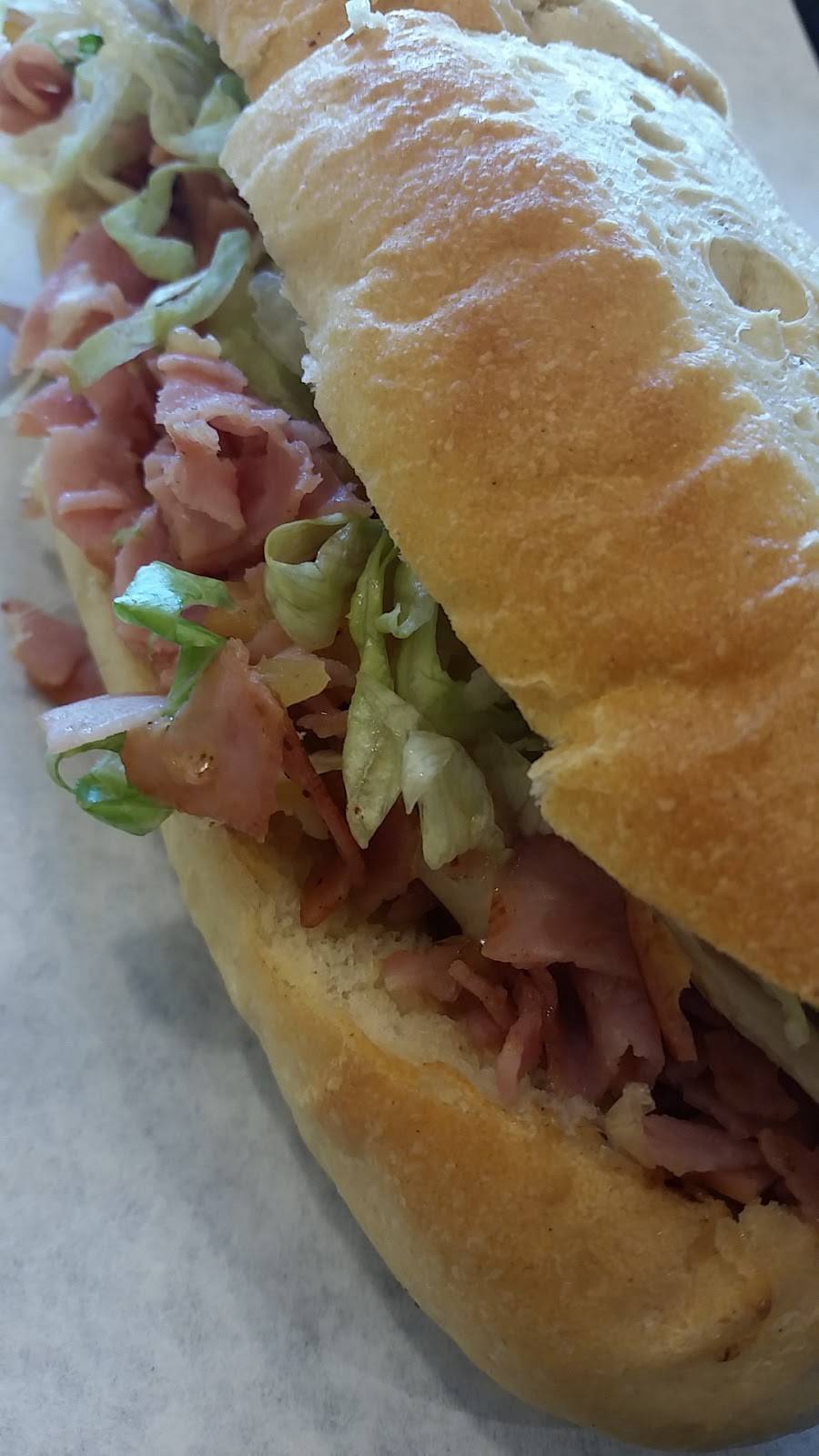 Steak Escape | restaurant | 2440 Lake Cir Dr, Indianapolis, IN 46268, USA | 3178205411 OR +1 317-820-5411