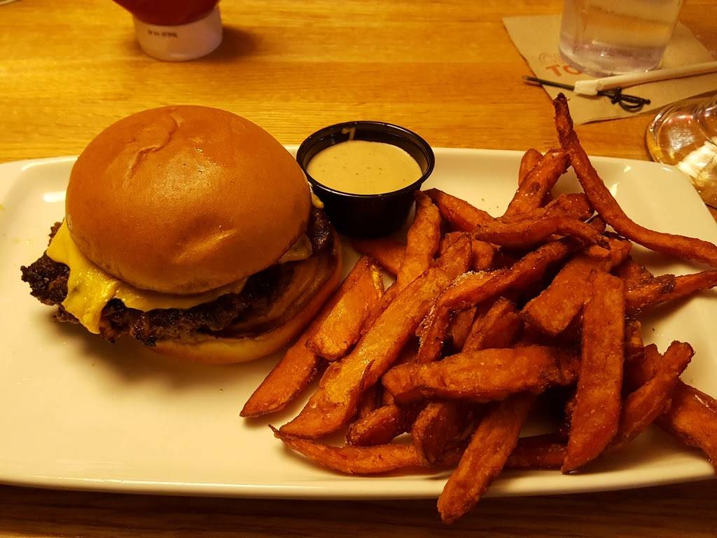 Applebees Grill + Bar | restaurant | 2414 Lincoln Way, Clinton, IA 52732, USA | 5632428646 OR +1 563-242-8646