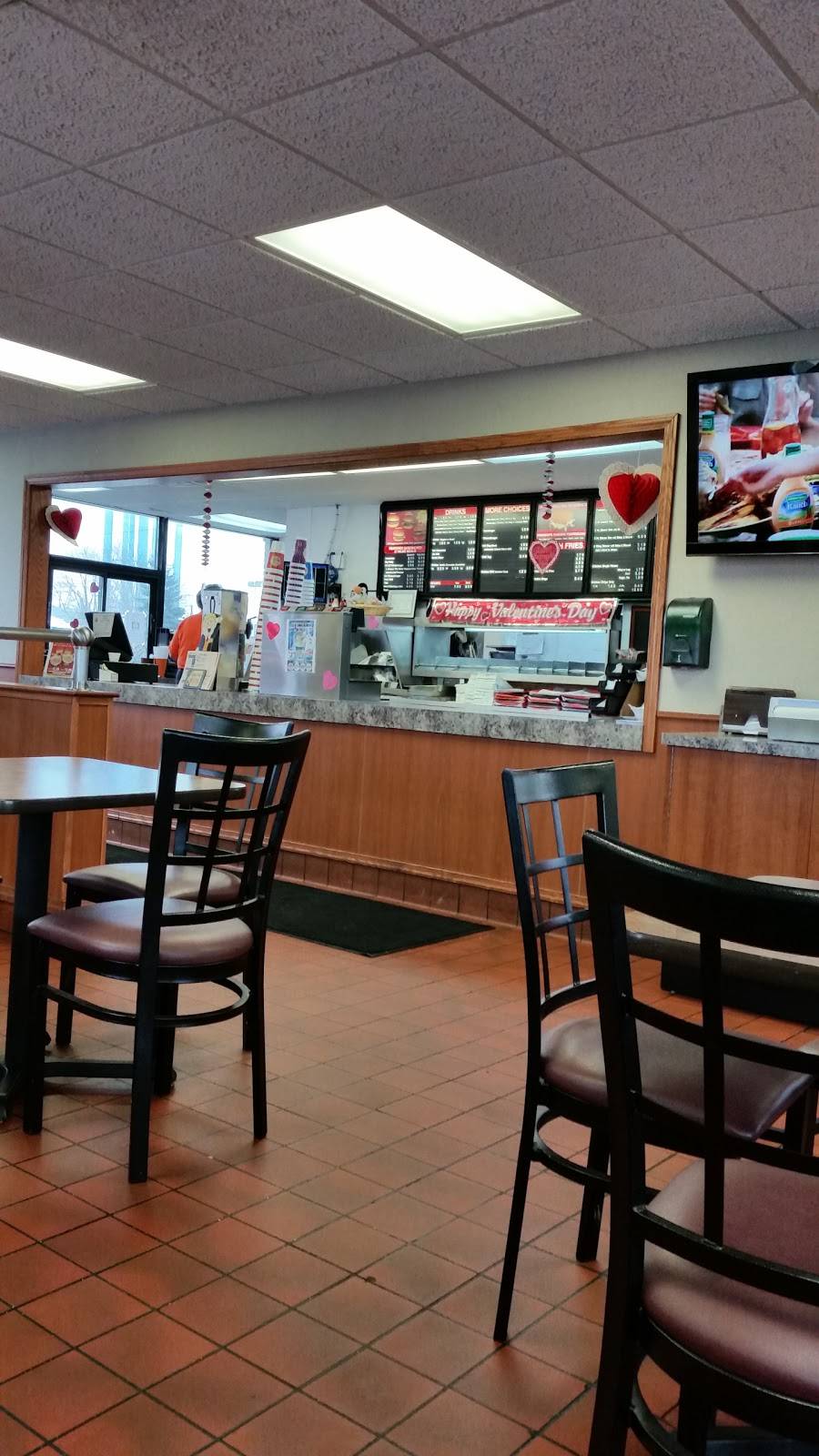 Penguin Point | restaurant | 705 W 7th St, Auburn, IN 46706, USA | 2609253112 OR +1 260-925-3112