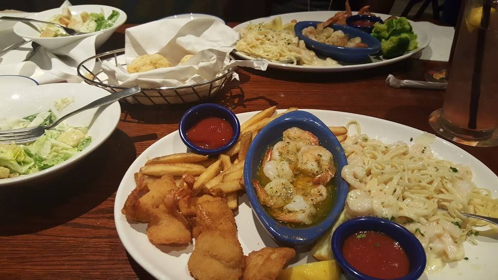 Red Lobster | restaurant | 2625 E Busch Blvd, Tampa, FL 33612, USA | 8139334093 OR +1 813-933-4093