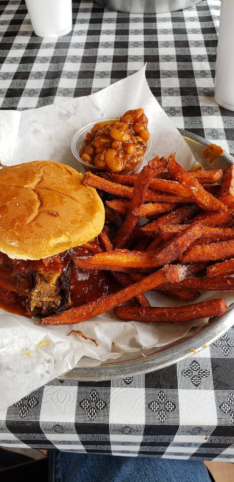 Rons Pork Shack | restaurant | 1514 Creek Dr, Morris, IL 60450, USA | 8155133463 OR +1 815-513-3463