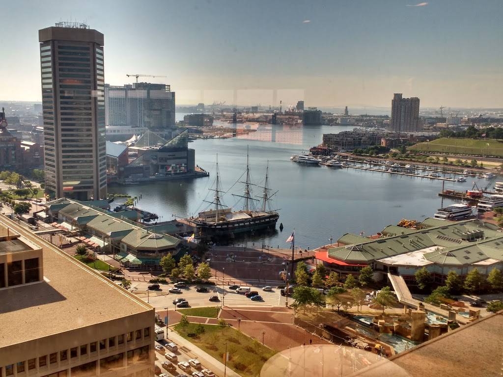 The Center Club | restaurant | 100 Light St #16, Baltimore, MD 21202, USA | 4107277788 OR +1 410-727-7788