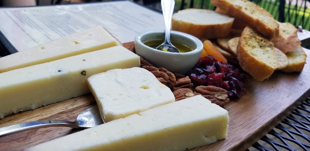 Vento la Trattoria | restaurant | 28611 Lake Rd, Bay Village, OH 44140, USA | 4408354530 OR +1 440-835-4530