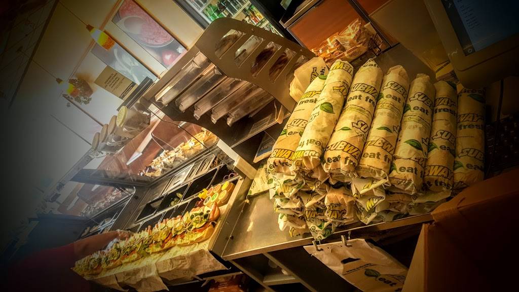 Subway Restaurants | restaurant | 14970 US-290, Houston, TX 77040, USA | 7138966688 OR +1 713-896-6688