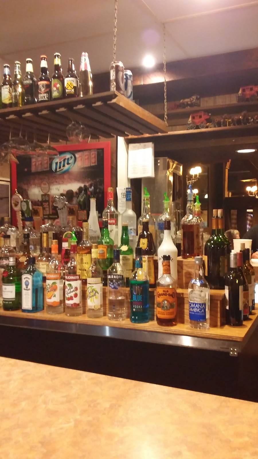 Stable Inn | restaurant | 11880 W Olive Rd, Grand Haven, MI 49417, USA | 6168468581 OR +1 616-846-8581