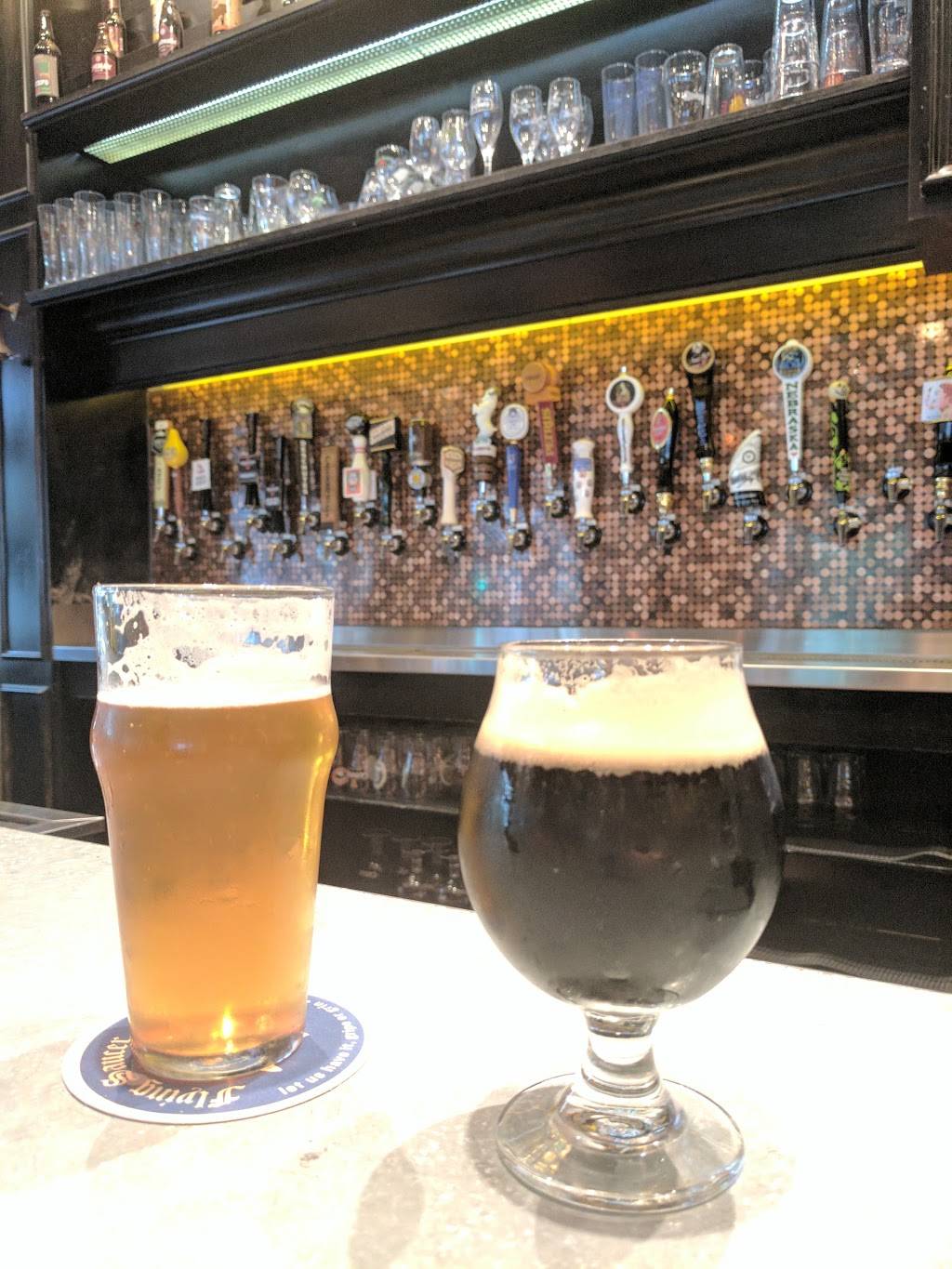 Flying Saucer Draught Emporium | restaurant | 101 E 13th St, Kansas City, MO 64106, USA | 8162211900 OR +1 816-221-1900