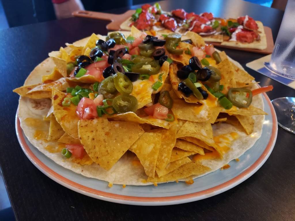 London Gate Pub | restaurant | 5395 Eglinton Ave W, Etobicoke, ON M9C 5K6, Canada | 4166206868 OR +1 416-620-6868