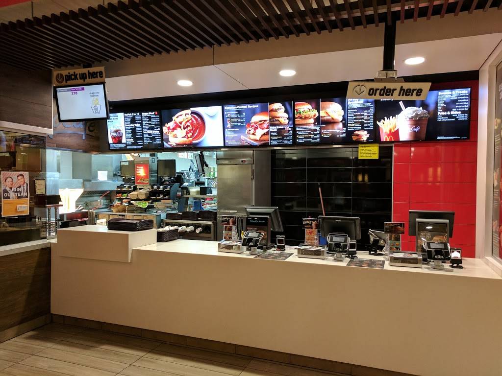 McDonalds | cafe | 10555 E Briarwood Cir, Englewood, CO 80112, USA | 3036621318 OR +1 303-662-1318