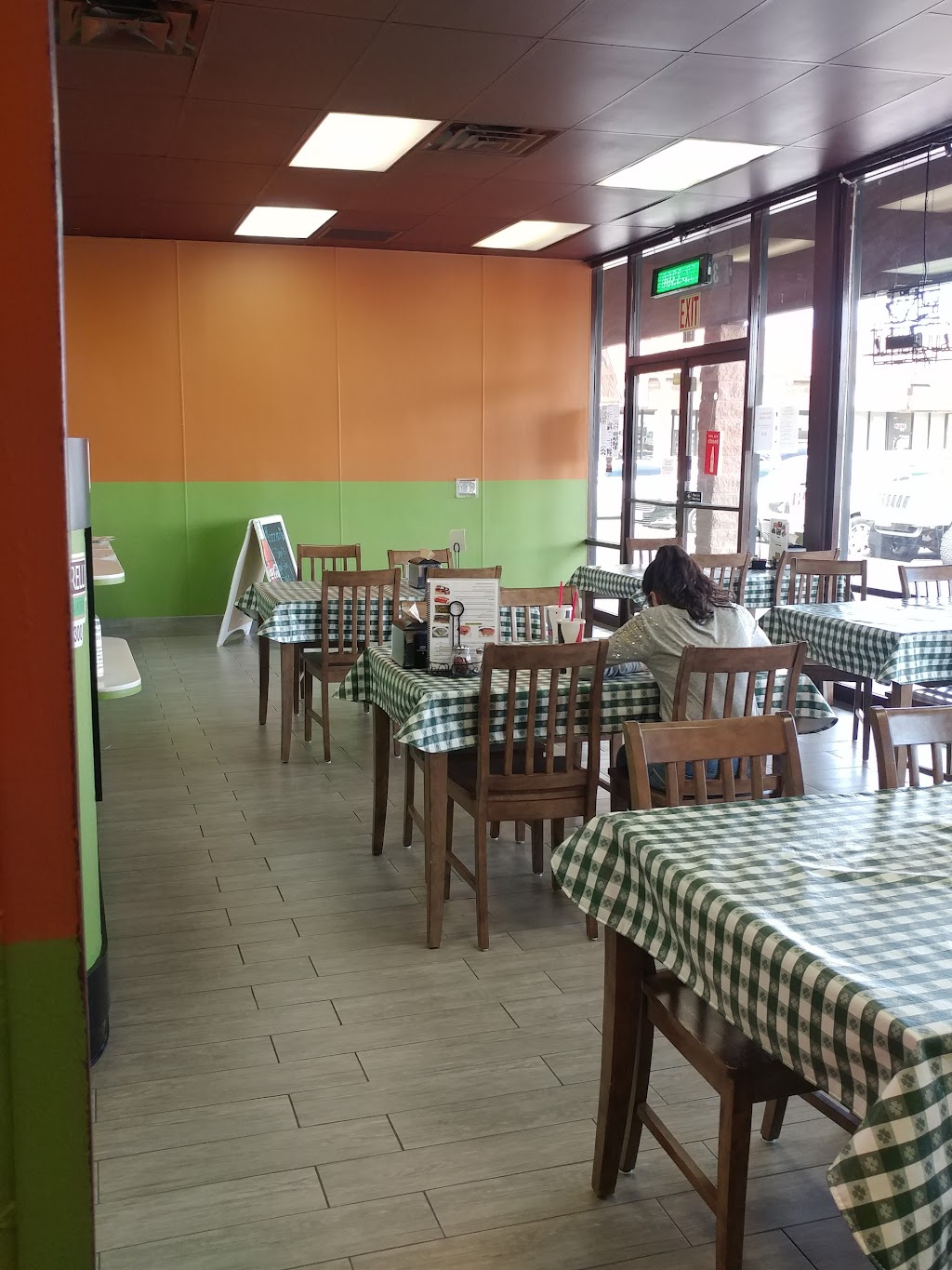 Mozzarelli’s Pizza & Gelato | restaurant | 950 N Imperial Ave, El Centro, CA 92243, USA | 7603533300 OR +1 760-353-3300