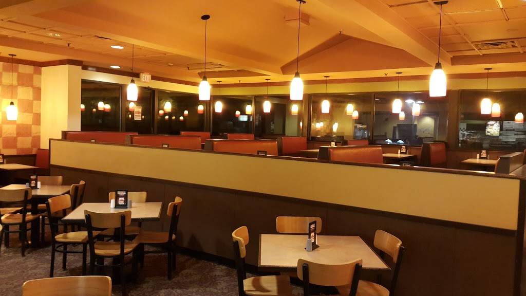 Papa Ginos | restaurant | 81 Carver Rd, Plymouth, MA 02360, USA | 5087475386 OR +1 508-747-5386