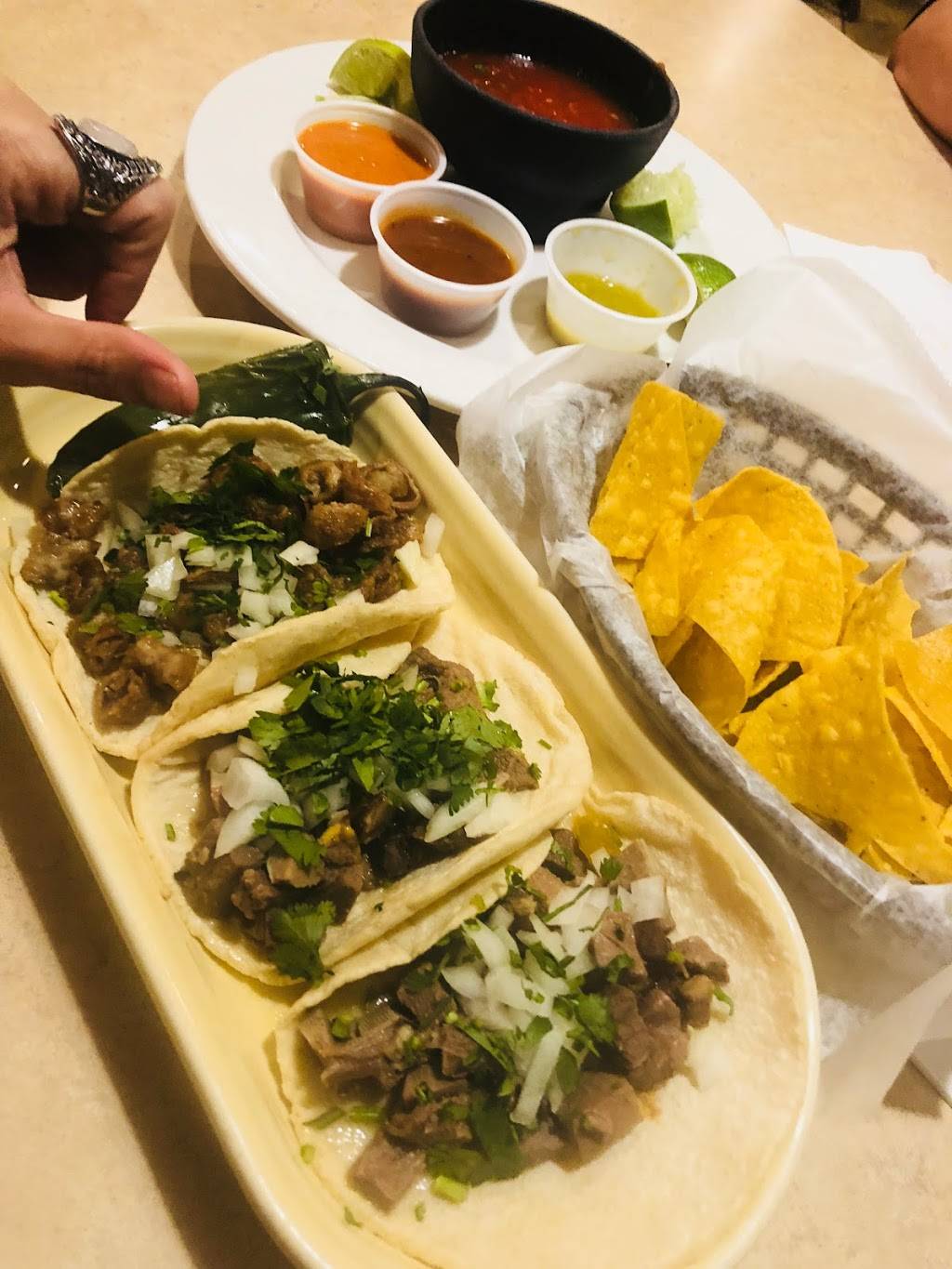 FONDA LA TAQUIZA | restaurant | 5135 Albemarle Rd, Charlotte, NC 28205, USA | 7045315757 OR +1 704-531-5757