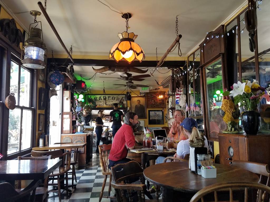 Patricks Roadhouse | cafe | 106 Entrada Dr, Santa Monica, CA 90402, USA | 3104594544 OR +1 310-459-4544