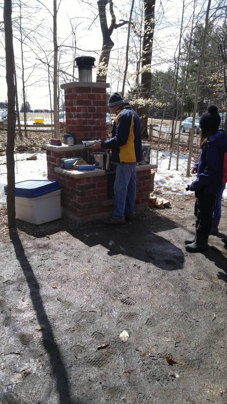 Sucrerie Alary | restaurant | 3242 QC-148, Luskville, QC J0X 2G0, Canada | 8194552572 OR +1 819-455-2572