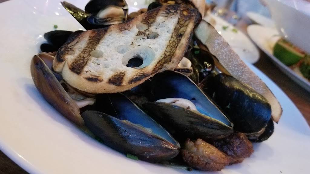 KEE Oyster House | restaurant | 126-128 E Post Rd, White Plains, NY 10601, USA | 9144378535 OR +1 914-437-8535