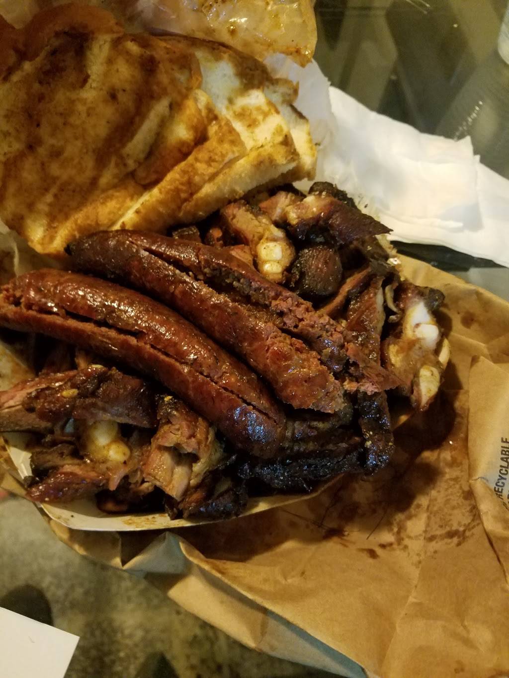 Lems Bar-B-Q | restaurant | 311 E 75th St, Chicago, IL 60619, USA | 7739942428 OR +1 773-994-2428