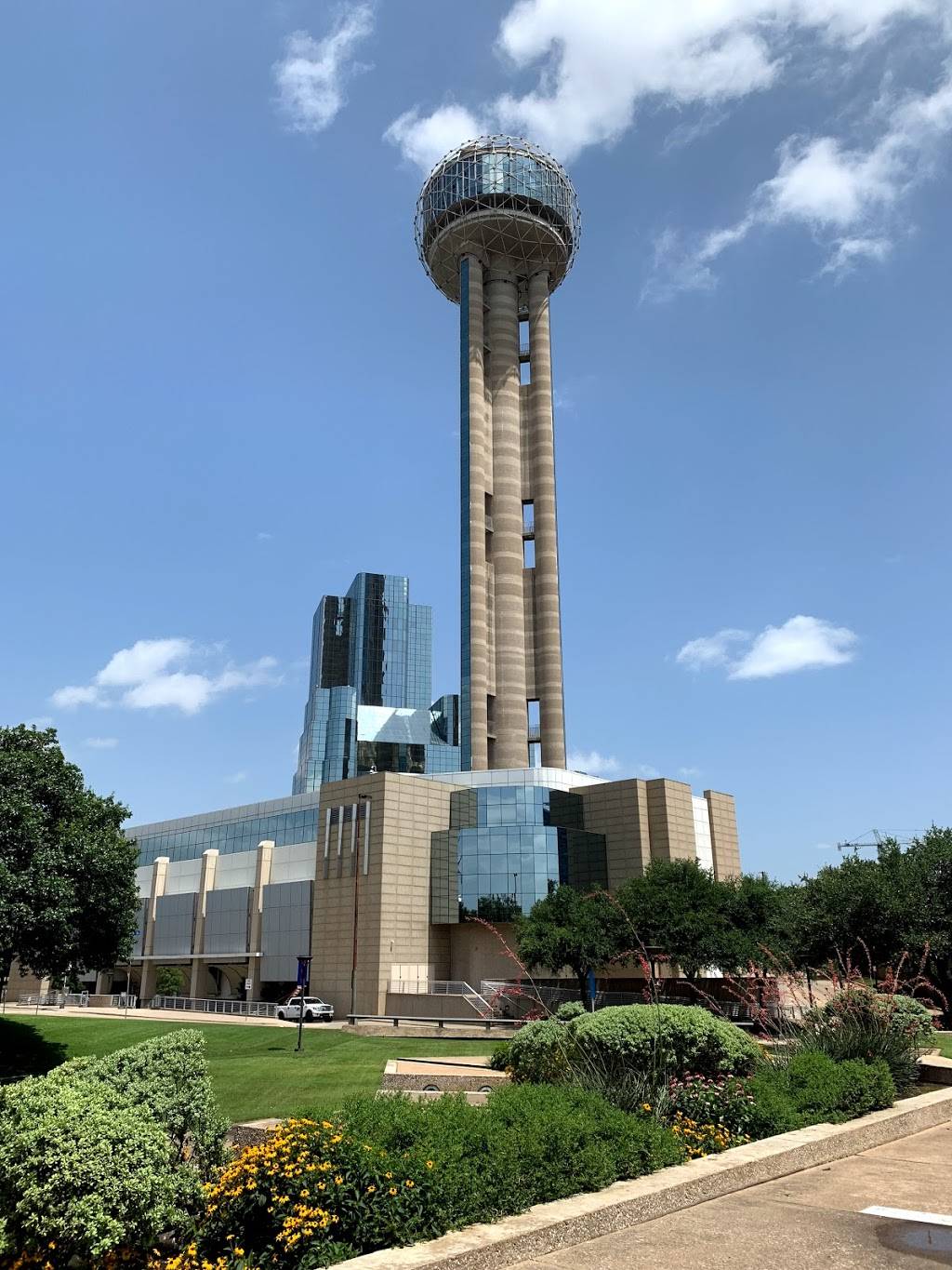 Reunion Tower | restaurant | 300 Reunion Blvd E, Dallas, TX 75207, USA | 2147127040 OR +1 214-712-7040