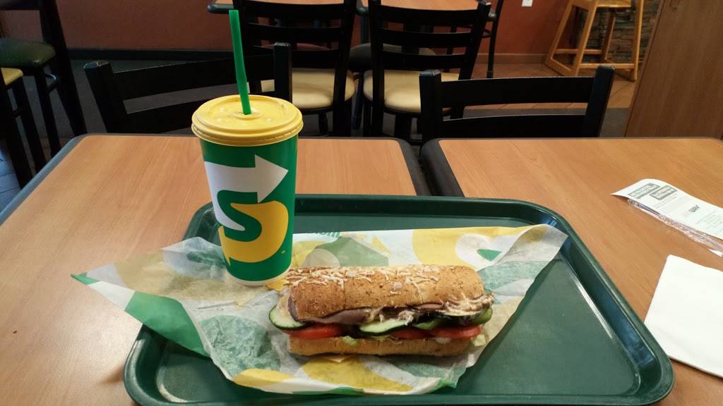 Subway | restaurant | 1009 Casitas Pass Rd, Carpinteria, CA 93013, USA | 8055660373 OR +1 805-566-0373