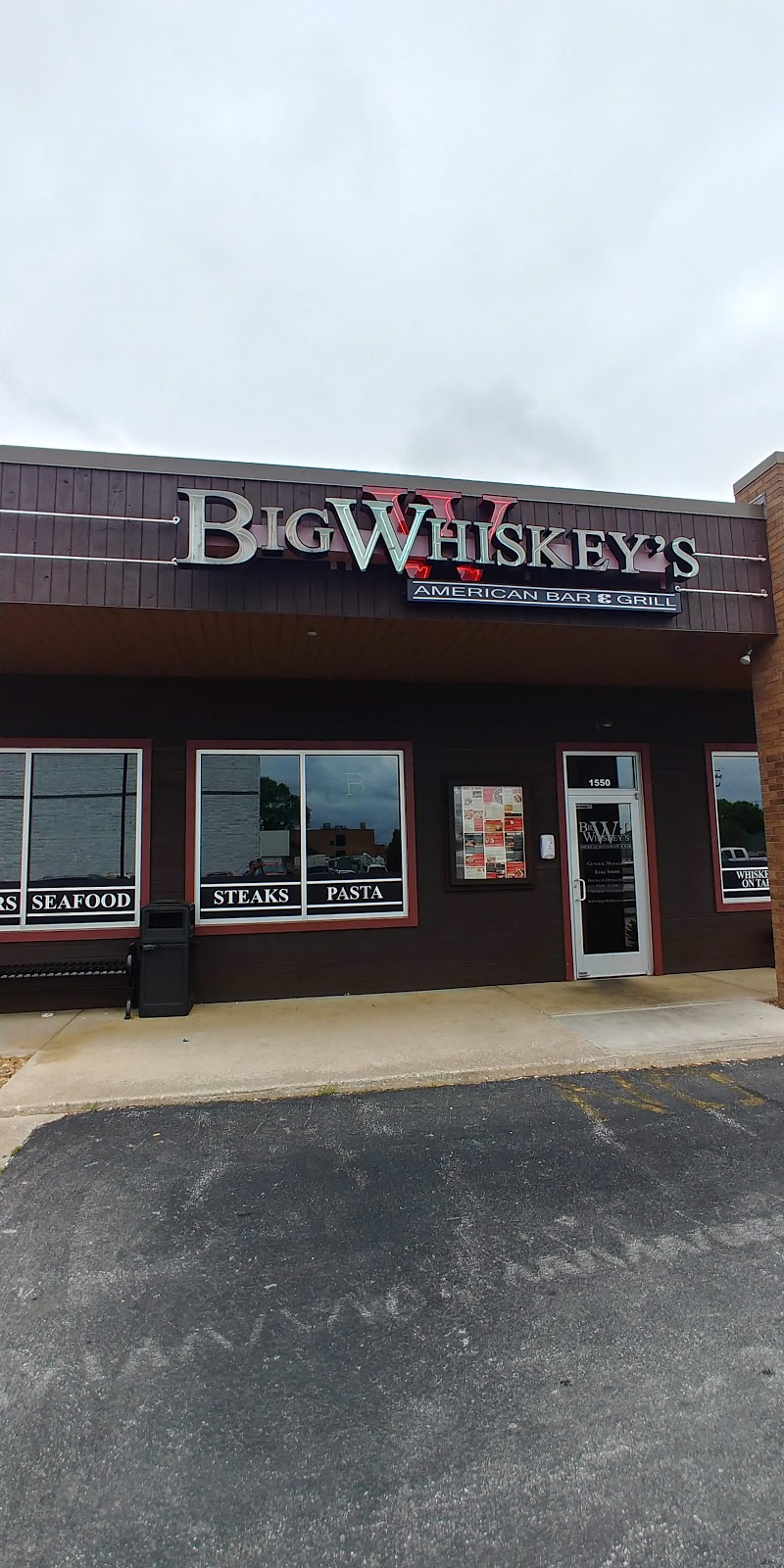 Big Whiskeys American Restaurant & Bar | restaurant | 1550 E Battlefield Rd, Springfield, MO 65804, USA | 4178835999 OR +1 417-883-5999