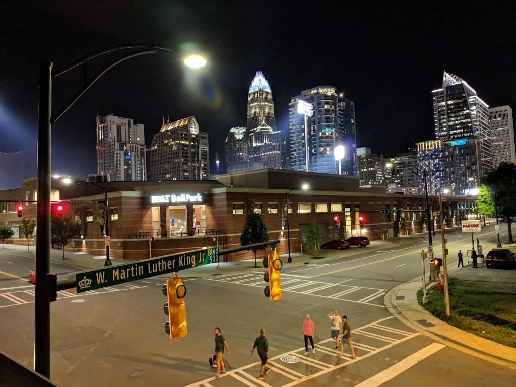 Graham St. Pub & Patio | restaurant | 400 S Graham St, Charlotte, NC 28202, USA | 9802189228 OR +1 980-218-9228