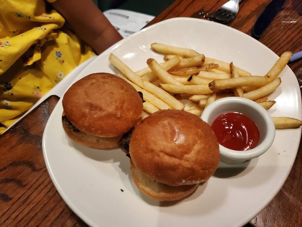 The Keg Steakhouse + Bar - Oakville | restaurant | 300 Hays Blvd, Oakville, ON L6H 7P3, Canada | 9052572700 OR +1 905-257-2700