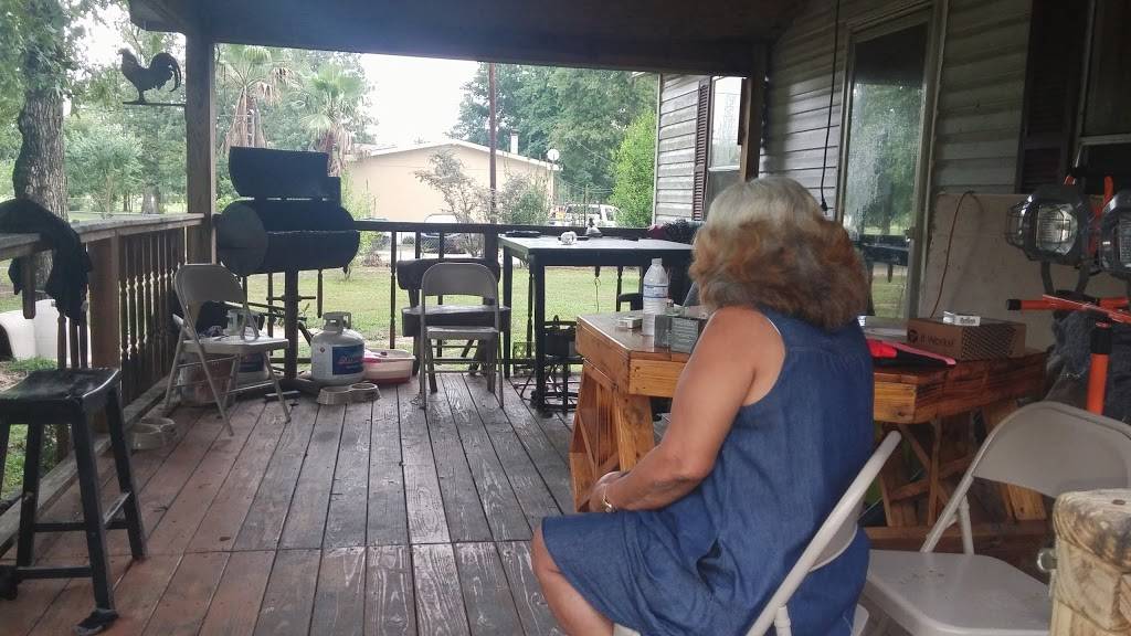 At the Tracks | restaurant | 11739 5th St, North Zulch, TX 77872, USA | 9363992410 OR +1 936-399-2410