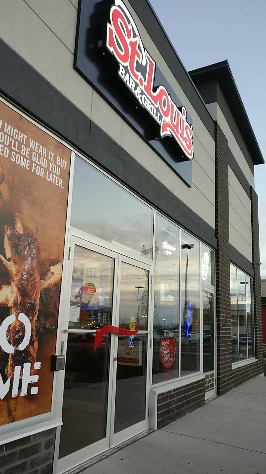 St. Louis Bar & Grill | restaurant | 30 45th St S, Wasaga Beach, ON L9Z 0A6, Canada | 7053521491 OR +1 705-352-1491