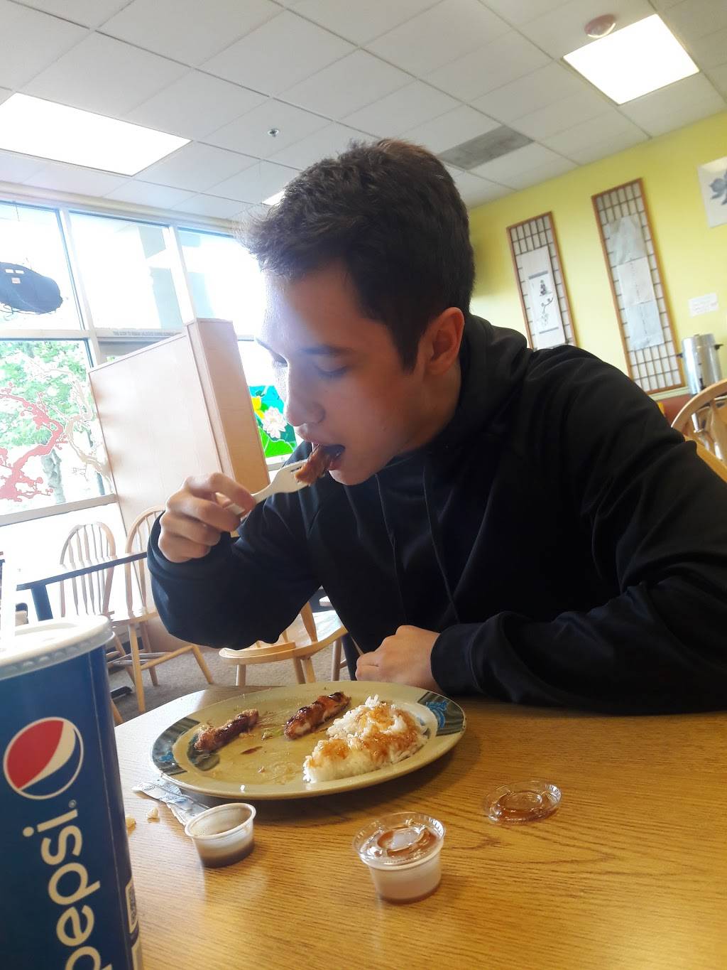 Lakeway Teriyaki | restaurant | 806 Lakeway Dr, Bellingham, WA 98229, USA | 3607522211 OR +1 360-752-2211