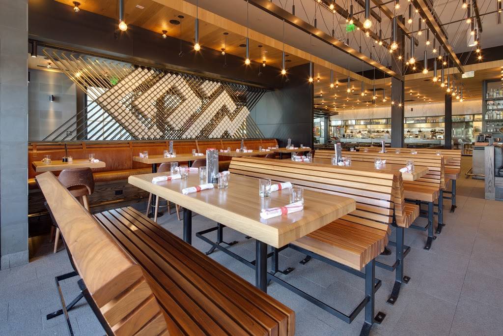 Earls Kitchen + Bar | night club | 7535 N Kendall Dr Unit 2510, Miami, FL 33156, USA | 3056671786 OR +1 305-667-1786