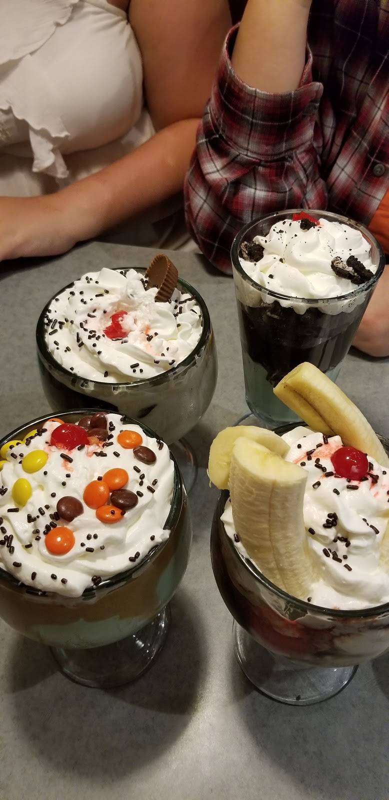 Friendlys | restaurant | 4189 Mountain Rd, Pasadena, MD 21122, USA | 4104376085 OR +1 410-437-6085