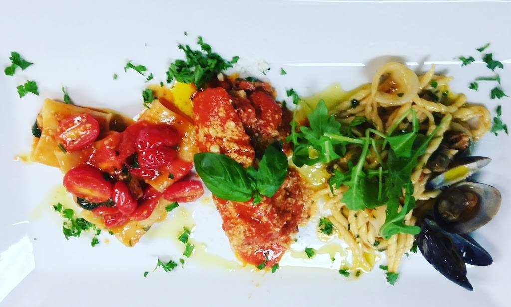 Villa Paradiso | restaurant | 145 Greaves Ln, Staten Island, NY 10308, USA | 7182272405 OR +1 718-227-2405