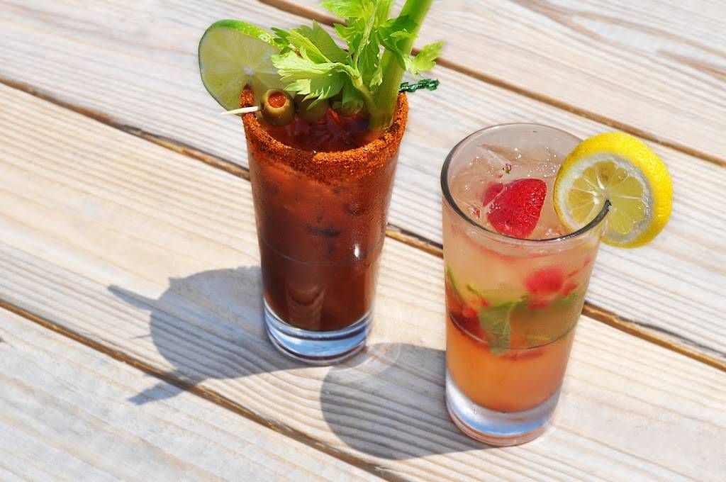 Marina Grill | restaurant | 18 Harnett St, Wilmington, NC 28401, USA | 9107697974 OR +1 910-769-7974