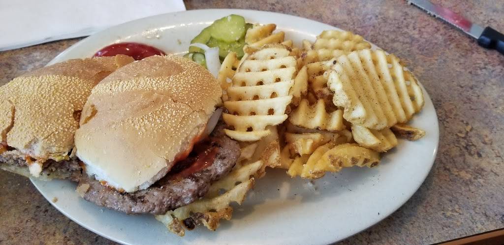 Cinder’s Charcoal Grill | restaurant | 2369 W Wisconsin Ave, Appleton, WI 54911, USA | 9207380116 OR +1 920-738-0116