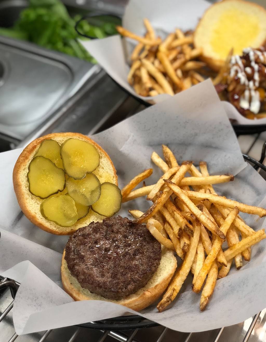 Asheville Burger | restaurant | 7 Roberts Rd, Asheville, NC 28803, USA | 8282772386 OR +1 828-277-2386