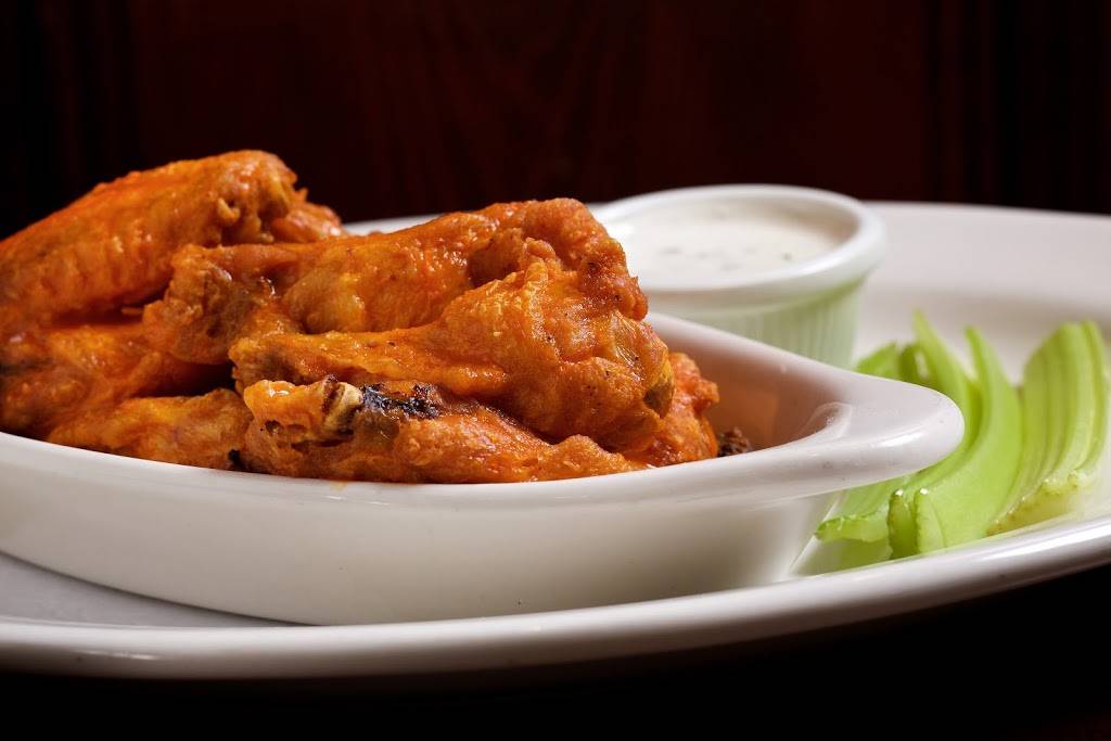 Clydes of Georgetown | restaurant | 3236 M St NW, Washington, DC 20007, USA | 2023339180 OR +1 202-333-9180