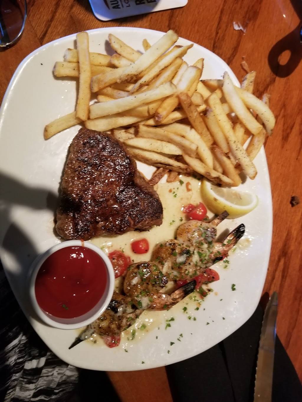 Outback Steakhouse | restaurant | 5051 Stockdale Hwy, Bakersfield, CA 93309, USA | 6618347850 OR +1 661-834-7850