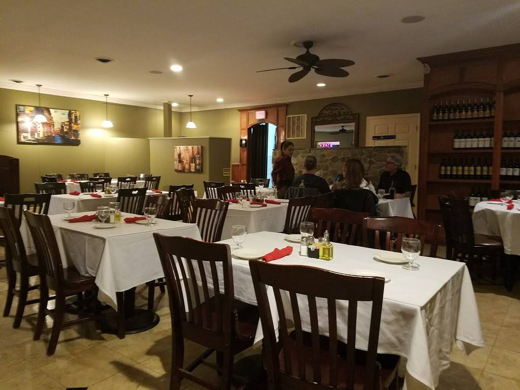 Umbertos Italian Restaurant | restaurant | 5500 Olney Laytonsville Rd, Olney, MD 20832, USA | 3017606320 OR +1 301-760-6320