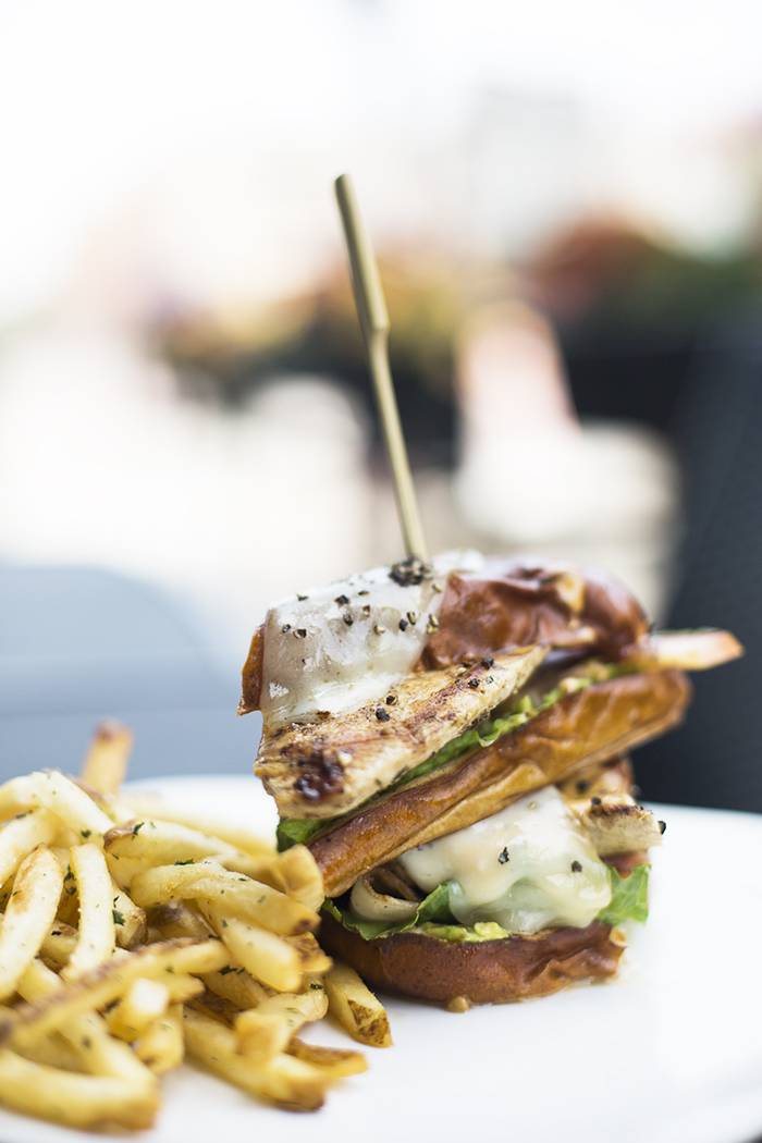 The Harding Tavern | restaurant | 2732 N Milwaukee Ave, Chicago, IL 60647, USA | 7736979340 OR +1 773-697-9340