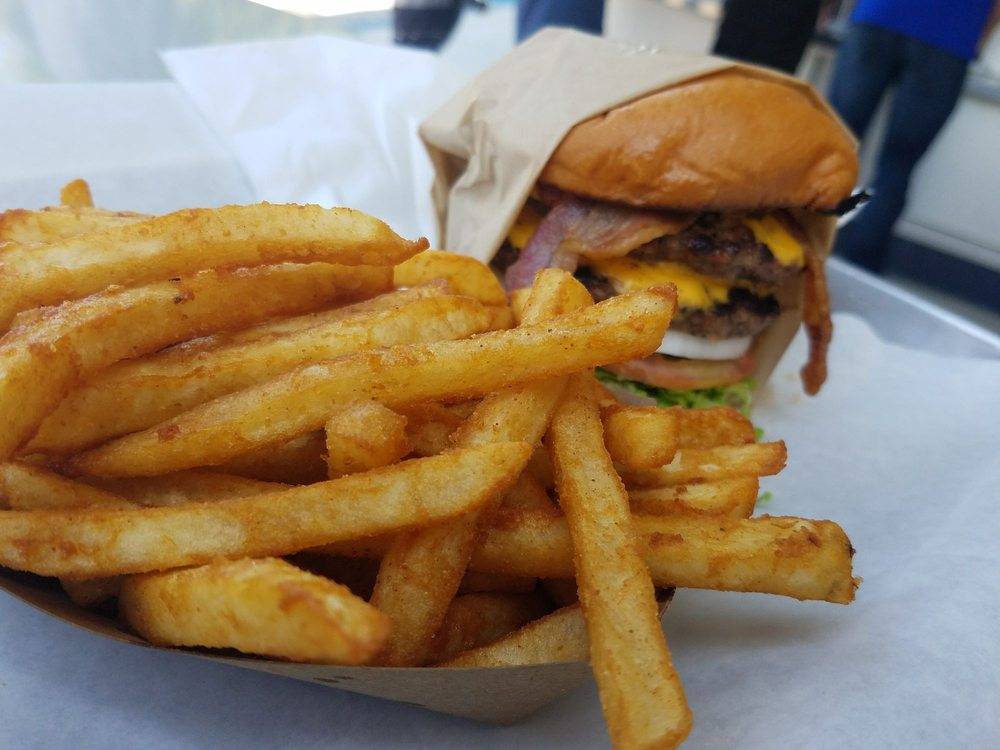 bunz | restaurant | 7491 Center Ave, Huntington Beach, CA 92647, USA | 7147667060 OR +1 714-766-7060