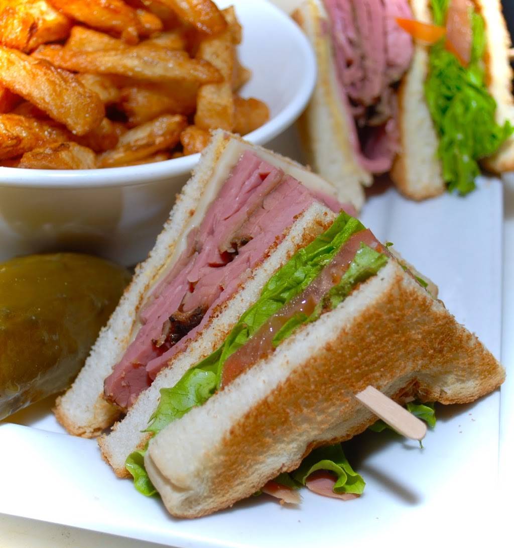 Lou Smoked Meat | restaurant | 17 Avenue de lÉglise, Saint-Sauveur, QC J0R 1R0, Canada | 4507440766 OR +1 450-744-0766