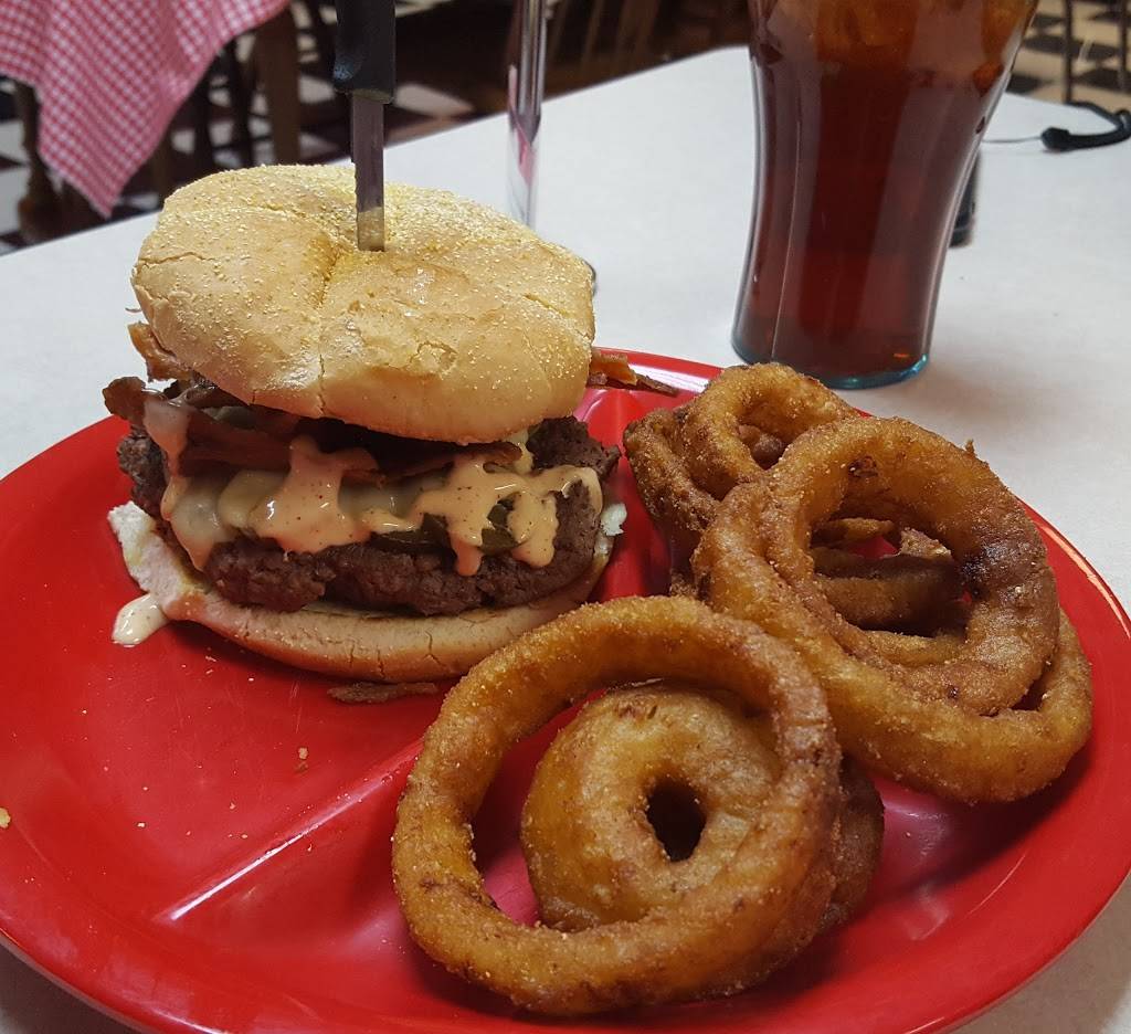 Holts Diner | restaurant | 356 Dinah Shore Blvd #1420, Winchester, TN 37398, USA | 9313135240 OR +1 931-313-5240