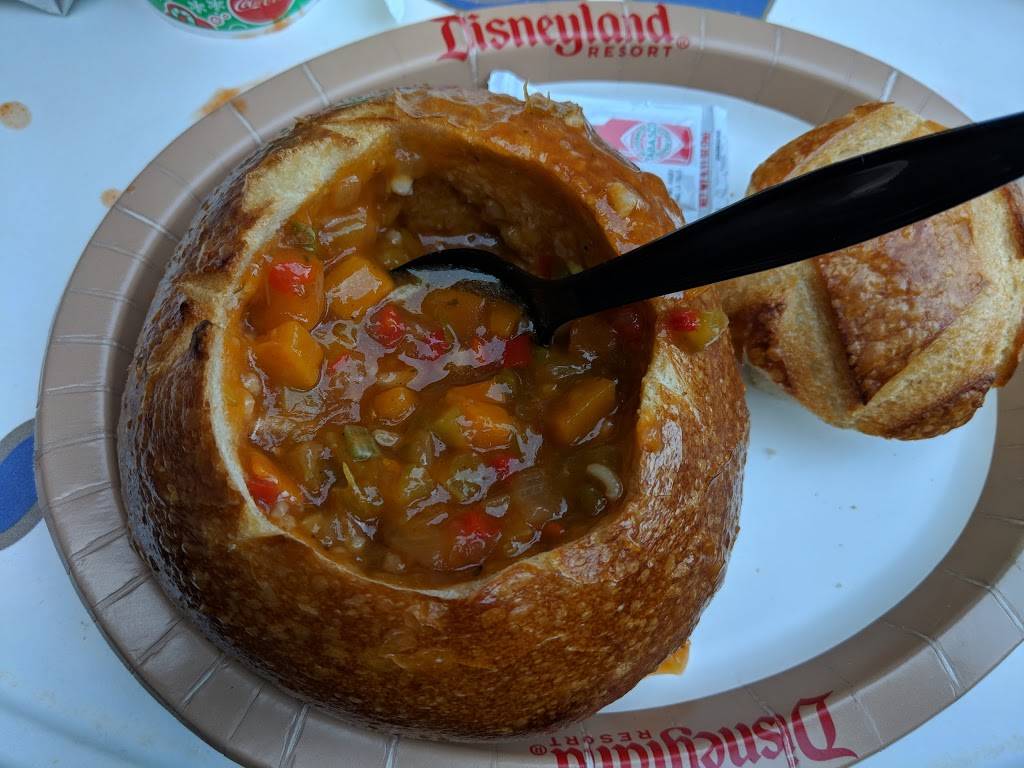 Royal Street Veranda | restaurant | 1313 S Harbor Blvd, Anaheim, CA 92802, USA | 7147813463 OR +1 714-781-3463